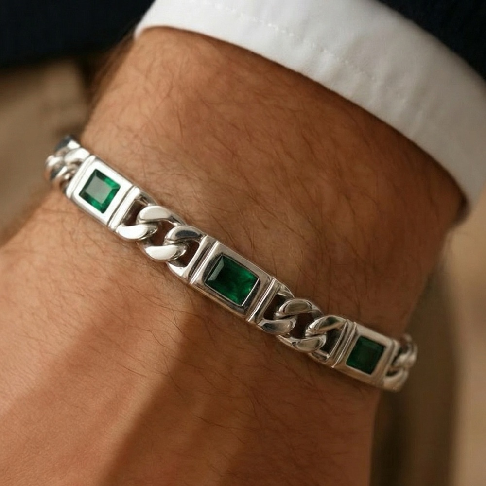 Elegant silver and Green bracelet